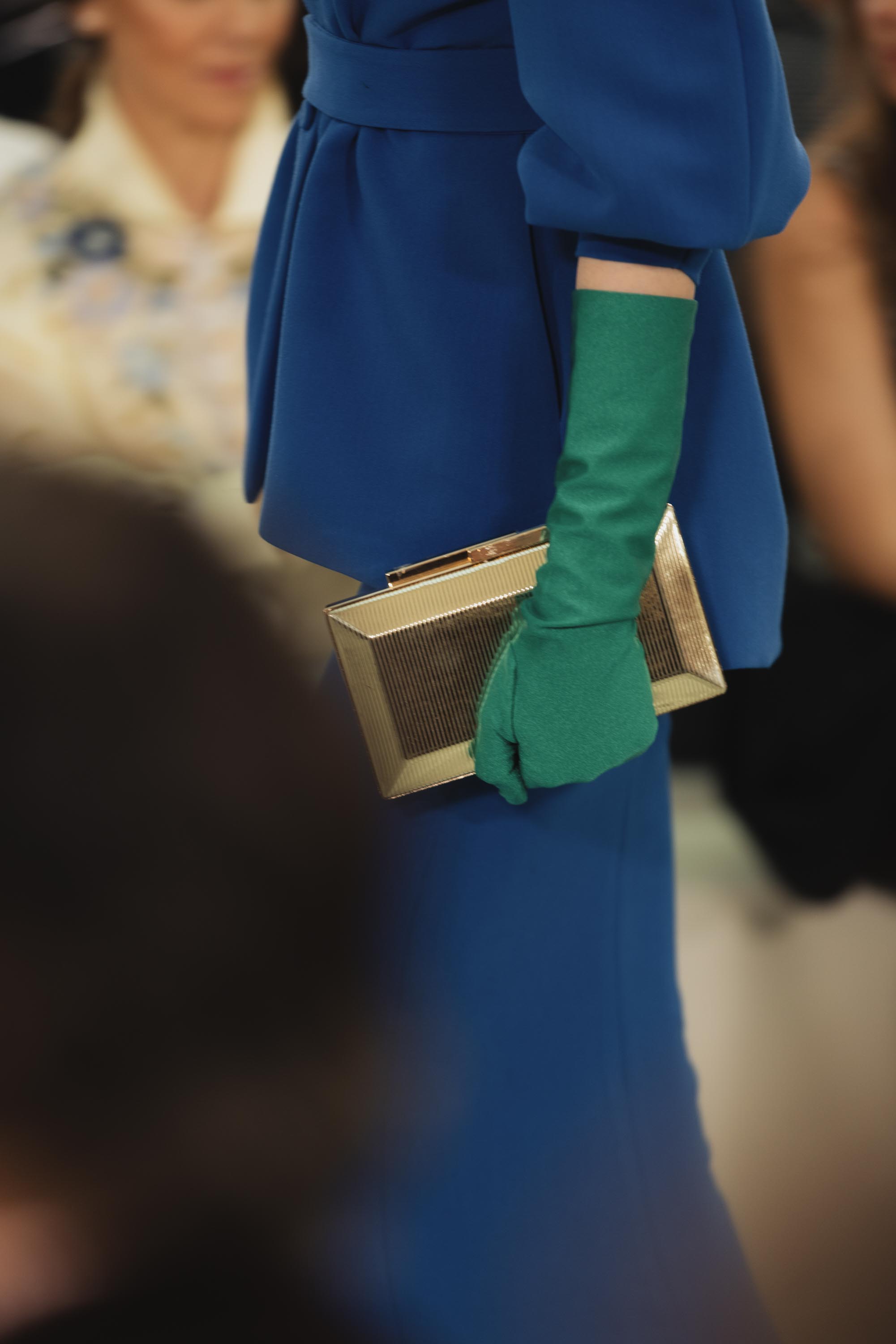 Diseño de Claro Couture en pasarela, detalle de alta costura y trabajo artesanal