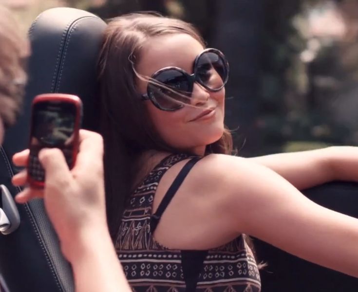 Chicos disfrutando de un día en la playa