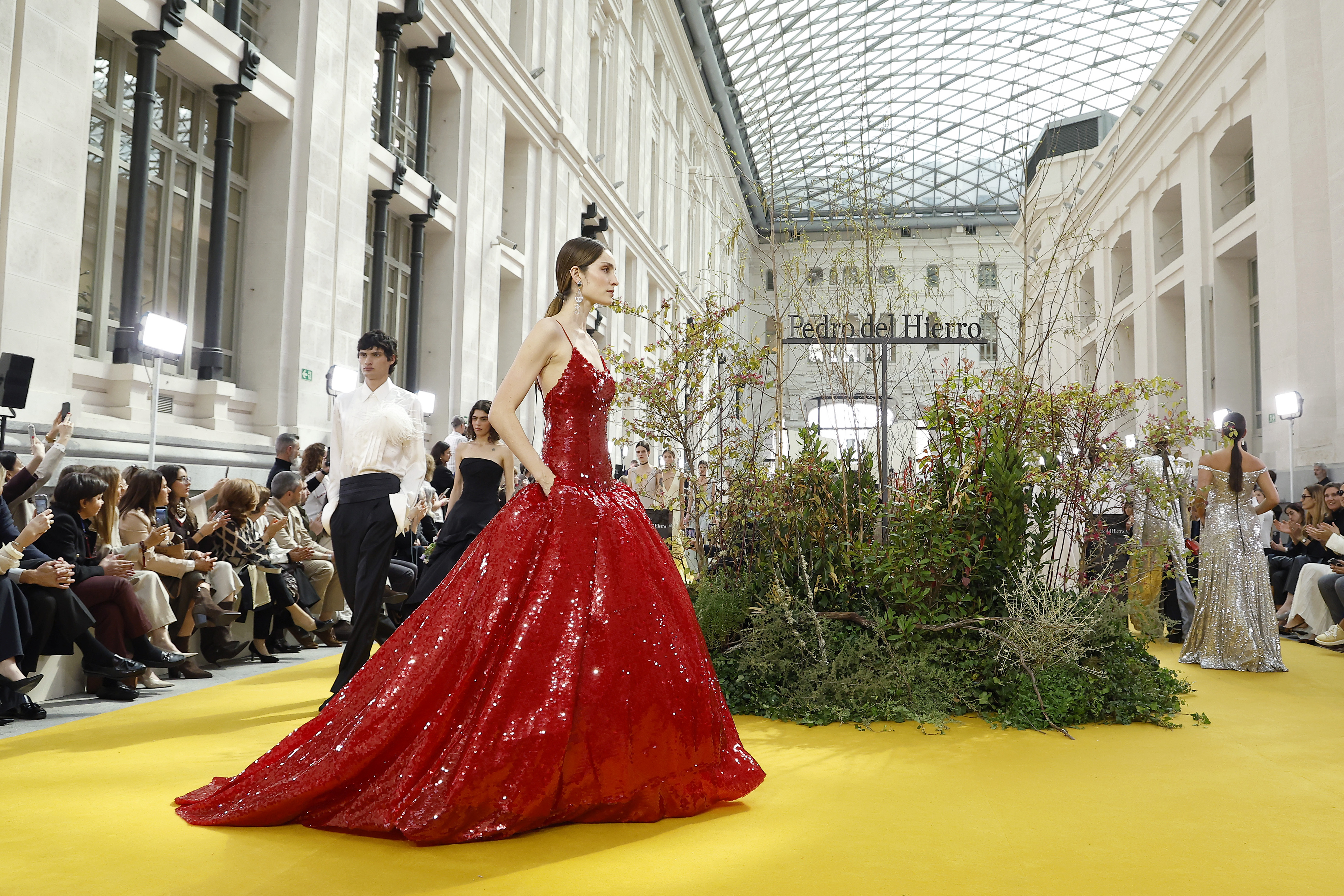 Desfile de Pedro del Hierro en el Palacio de Cristal durante Mercedes-Benz Fashion Week Madrid