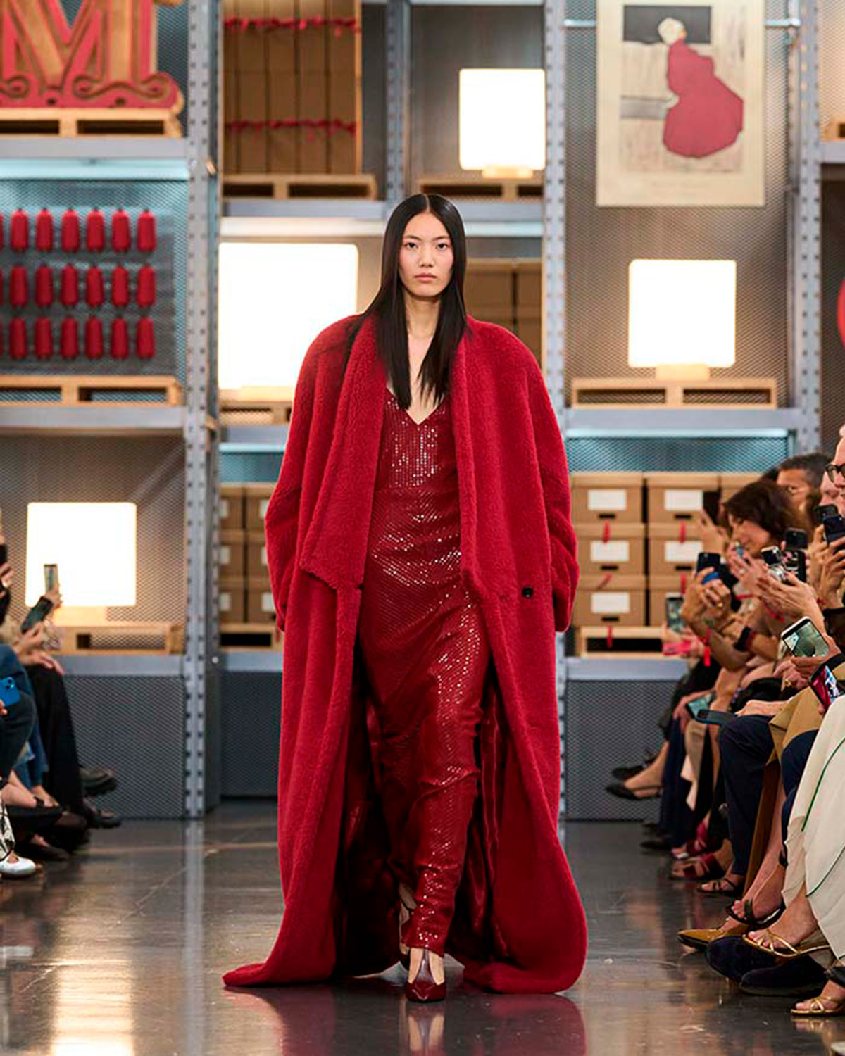 Las siluetas se definen por ser elegantes y depuradas para garantizar que todas las mujeres Max Mara puedan encontrar su look