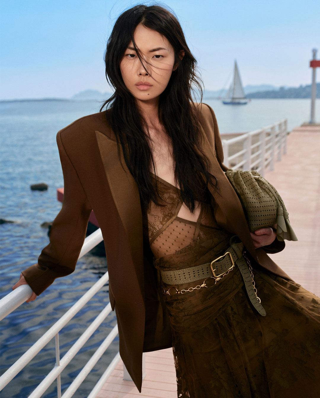 Look de inspiración náutica presentado en la colección Cruise RTW 2027 de ZIMMERMANN